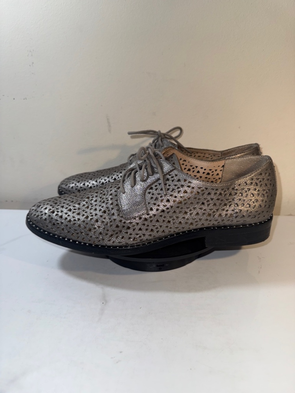 Vince Camuto Lesta Gunmetal Laser- Cut Oxford Flats - Women’s Size 10M